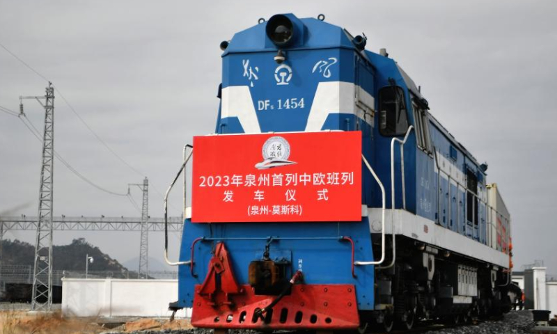 A China-Europe freight train leaves from Huangtang railway station on Xingguo-Quanzhou railway in Huian County, Quanzhou City of southeast China's Fujian Province, Feb. 3, 2023. This is the first China-Europe freight train departing from Quanzhou this year, and also the first China-Europe freight train running on Xingguo-Quanzhou railway since its operation. Photo: Xinhua