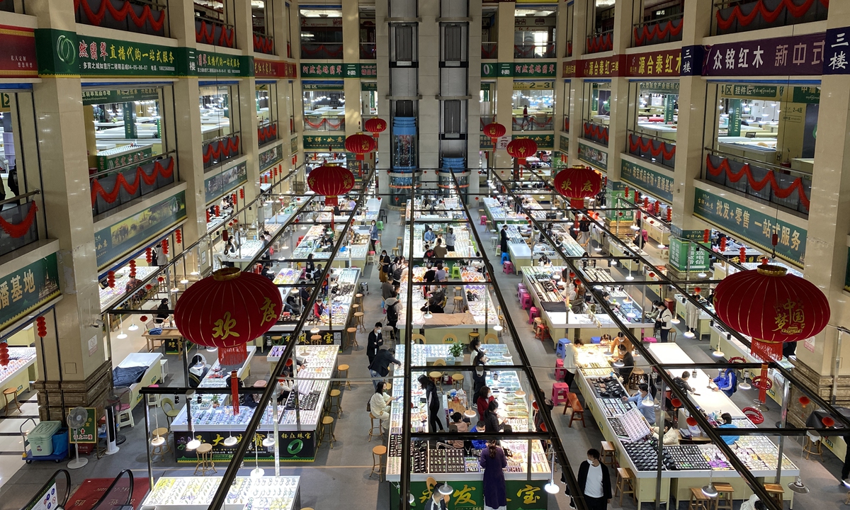 A major jade jewelry market in Ruili on January 10, 2023. Photo: Li Qiaoyi/GT 