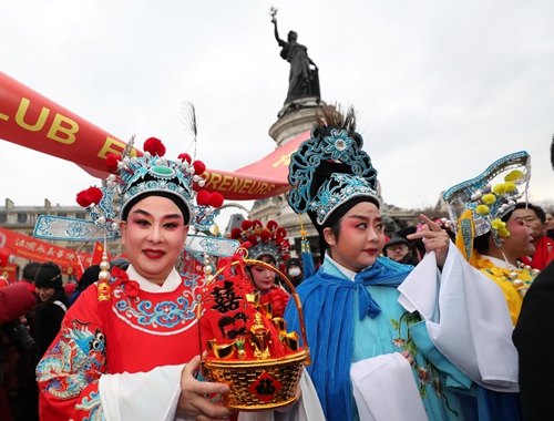 People attend the Chinese New Year parade in Paris, France, on Jan. 22, 2023.(Photo: Xinhua)