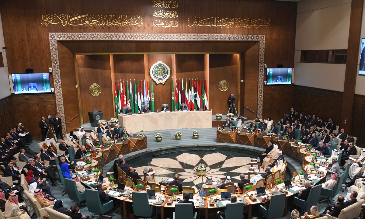 Leaders and delegates attend the Arab League's 