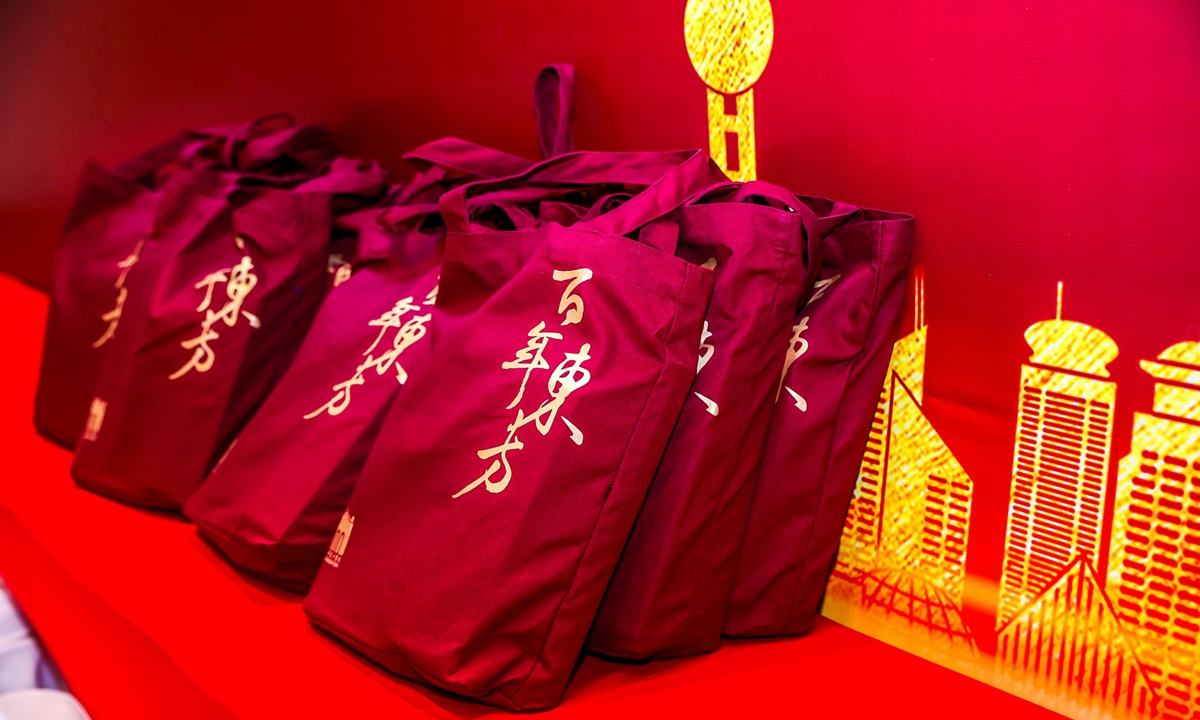 Canvas bags designed by the Shanghai East Hospital Photo: Courtesy of Shanghai East Hospital
