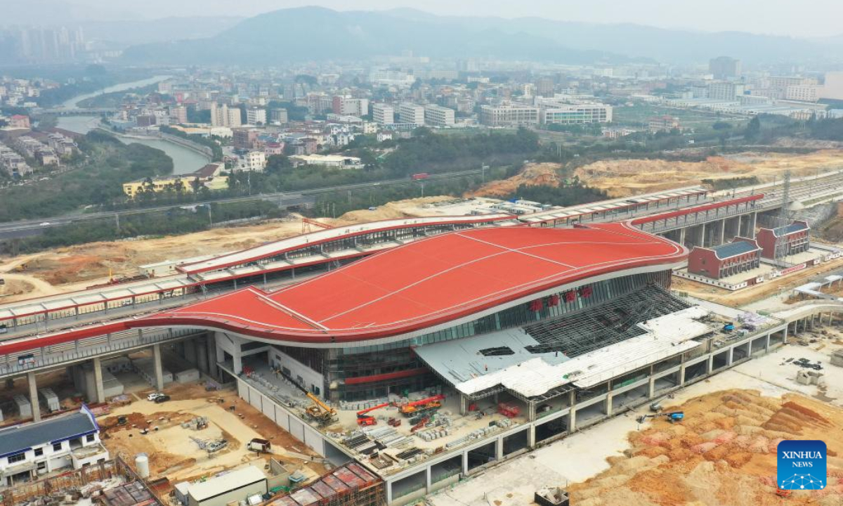 This aerial photo taken on Feb 19, 2023 shows Fuqing West Railway Station of the new Fuzhou-Xiamen high-speed railway in Fuqing, southeast China's Fujian Province. Photo:Xinhua