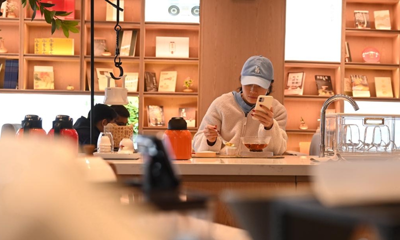 People enjoy their leisure time at a tea house in Suning Plaza in Fuzhou, southeast China's Fujian Province, Feb. 26, 2023.

The time-honored tea culture has contributed to the thriving of tea houses in Fuzhou. (Xinhua/Lin Shanchuan)