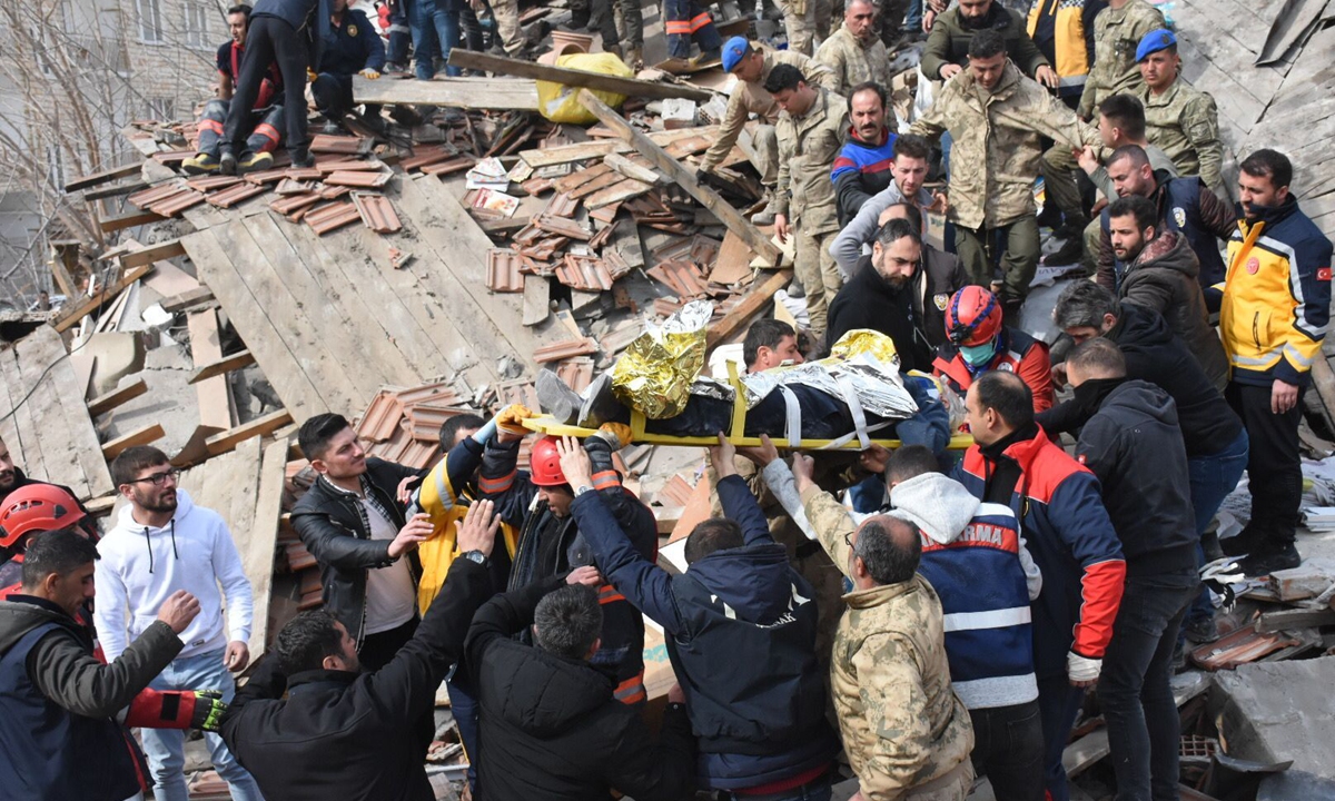 A victim is rescued from under rubble 1.5 hours after a 5.6 magnitude earthquake hit Malatya, Turkey on February 27, 2023. The quake jolted the province of Malatya in eastern Turkey on Monday, killing one person, injuring 110, weeks after two massive tremors shook the region. Photo: VCG