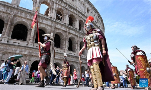 Performers take part in parade to celebrate 2,776th birthday of Rome in ...