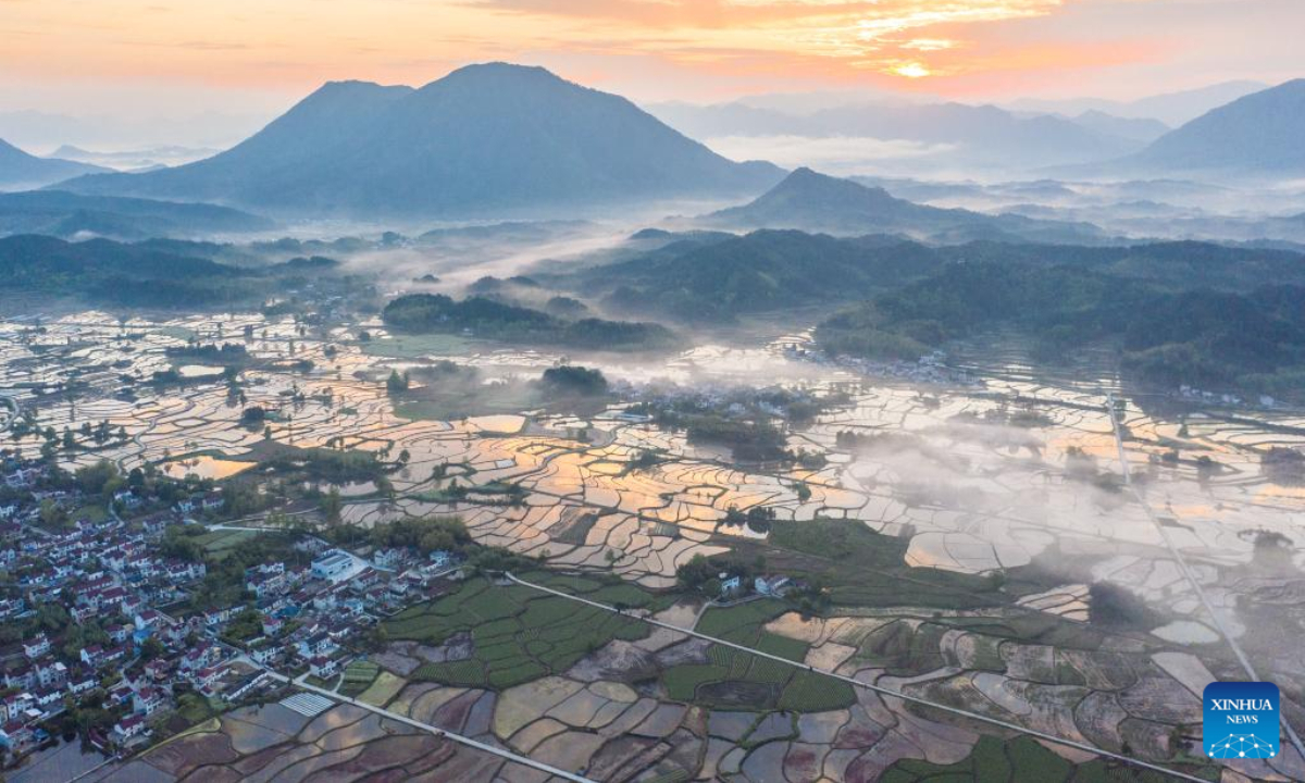 This aerial photo taken on April 27, 2023 shows a morning view of Sanshan Village in Jingde County of Xuancheng, east China's Anhui Province. Photo:Xinhua