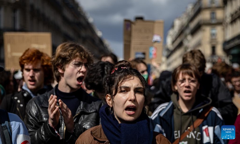 People participate in a demonstration against a pensions reform plan in Paris, France, on April 13, 2023. Around 380,000 people participated in the 12th nationwide general mobilization organized by the unions against the government's pension reform plan, the French Interior Ministry said on Thursday.(Photo: Xinhua)