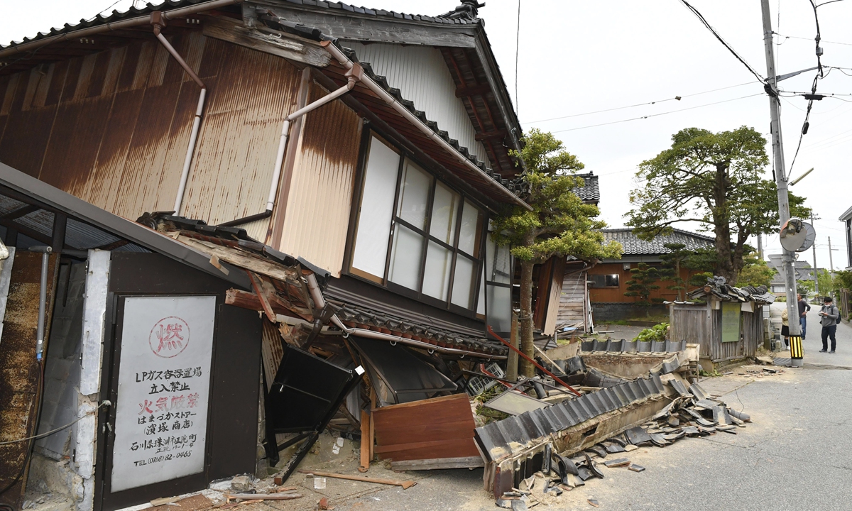 A photo shows a collapsed house caused by a massive earthquake in Suzu City, Ishikawa Prefecture, Japan, on May 5, 2023. A magnitude 6.5 earthquake jolted Ishikawa Prefecture in the afternoon, killing one and leaving at least 22 others injured. Photo: VCG