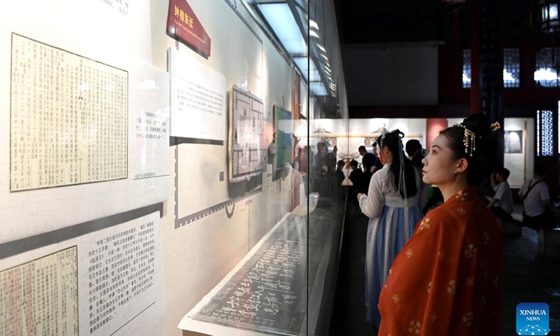 Tourists visit the Bell Tower in Xi'an, northwest China's Shaanxi Province, May 1, 2023. Xi'an, a city with over 3,100 years of history, served as the capital for 13 dynasties in Chinese history. It is also home to the world-renowned Terracotta warriors created in the Qin Dynasty (221-207 BC).(Photo: Xinhua)