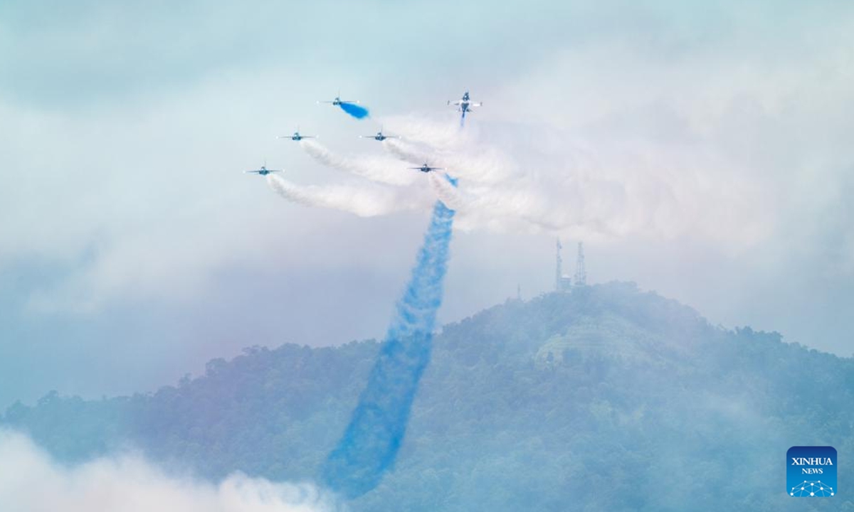 An aerobatic team performs during the air show at the 16th Edition of Langkawi International Maritime and Aerospace Exhibition (LIMA 2023) in Langkawi, Malaysia, May 23, 2023. (Xinhua/Zhu Wei)





