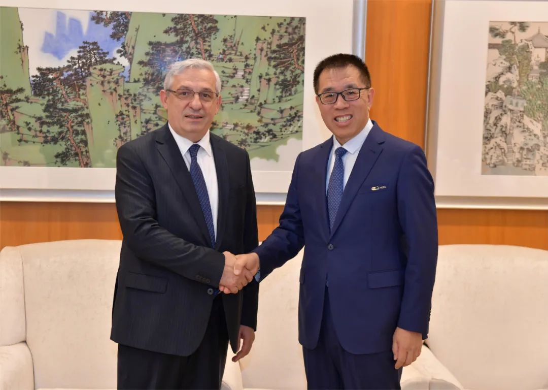 Turkish Ambassador to China Ismail Musa (left) meets with National Centre for the Performing Arts President Wang Ning. Photo: Courtesy of the Turkish Embassy in Beijing