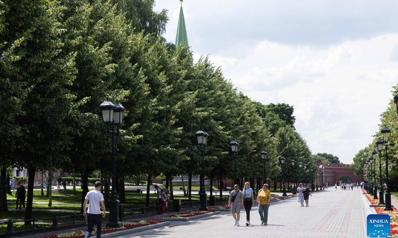 People walk near the Red Square in Moscow, Russia, June 26, 2023. The legal regime of the counter-terrorist operation against the Wagner private military group has been canceled in Moscow and the Moscow region due to the normalization of the current situation, said the Russian government.(Photo: Xinhua)