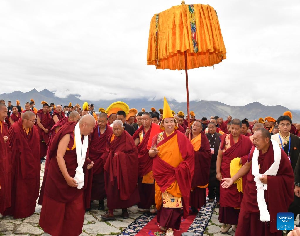 Panchen Erdeni Chos-kyi rGyal-po is greeted by Buddhists at the Drepung Monastery in Lhasa, capital city of southwest China's Tibet Autonomous Region, July 5, 2023. (Photo: Xinhua)