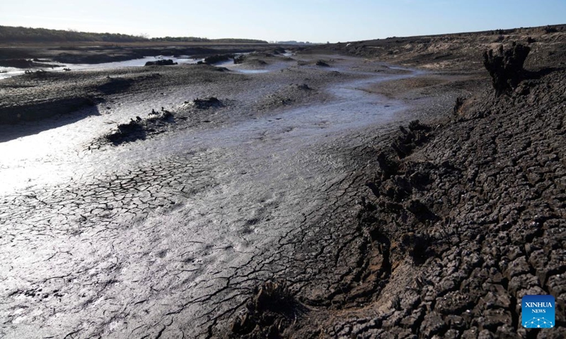 This photo taken on July 1, 2023 shows a part of Paso Severino reservoir in the Florida Department, Uruguay. Paso Severino reservoir, about 70 kilometers away from the Uruguayan capital of Montevideo, serves as an important source of potable water to the capital area. Uruguay is now facing severe drought, according to local meteorologic authority(Photo: Xinhua)