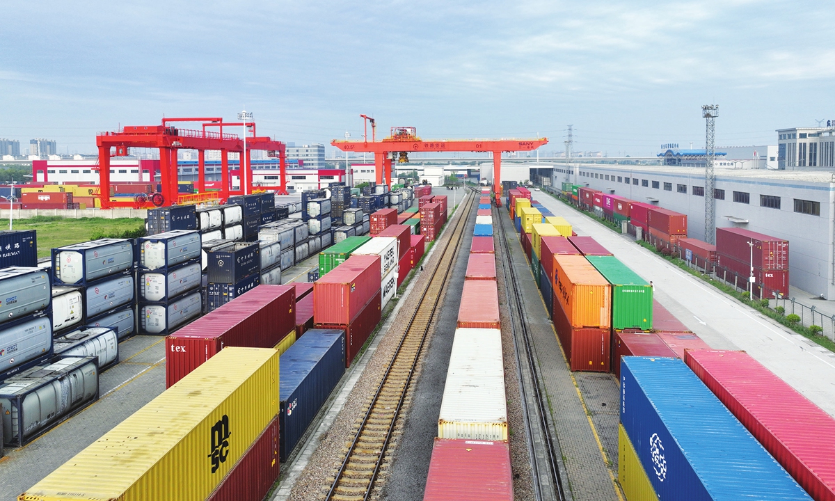 The first China-Laos freight train specially arranged for the transportation of fertilizer with 70 TEUs departs from Nanjing in East China's Jiangsu Province to Luang Prabang, Laos, on April 25, 2023. Photo: cnsphoto