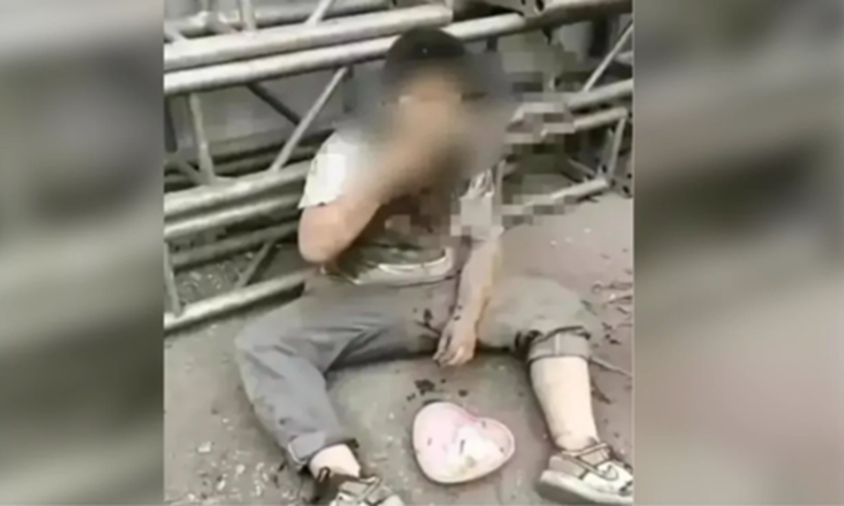 A boy is forced to eat feces by school bullies on June 17, 2023 in the city of Jiexiu in North China's Shanxi Province. Photo: Snapshot from Weibo.