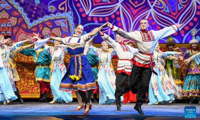 Russian actors perform during the opening ceremony of the 6th China Xinjiang International Dance Festival in Urumqi, northwest China's Xinjiang Uygur Autonomous Region, July 20, 2023. An international dance festival opened Thursday in Urumqi, the capital of northwest China's Xinjiang Uygur Autonomous Region, attracting artists to showcase their dances in an international arena.(Photo: Xinhua)