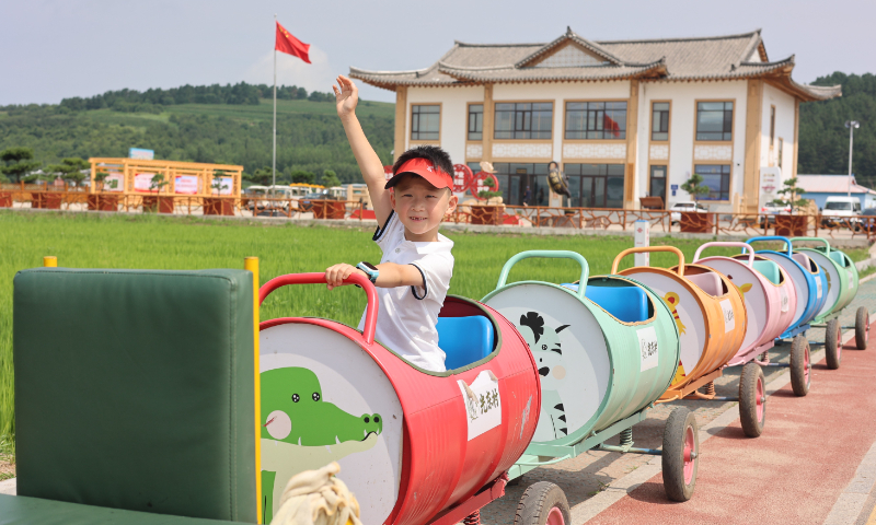 Tongye Amusement Park in Guangdong village Photo: Ma Wenxin