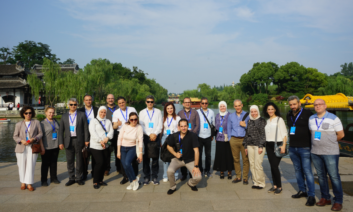 Officials from Syria visit Slender West Lake in Yangzhou, East China's Jiangsu Province, during a seminar held by the China-Arab Research Center on Reform and Development in June. Photo: Courtesy of Iyad Zoukar