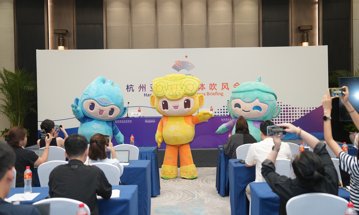  Three mascots at the press briefing Photo: Fang Jianfei