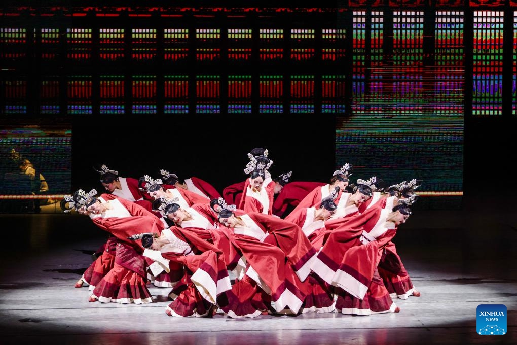 Dancers of a song and dance troupe from Hotan Prefecture perform a dance drama at a theater in Urumqi, northwest China's Xinjiang Uygur Autonomous Region, July 31, 2023. The dance drama was presented during the 6th China Xinjiang International Dance Festival.(Photo: Xinhua)