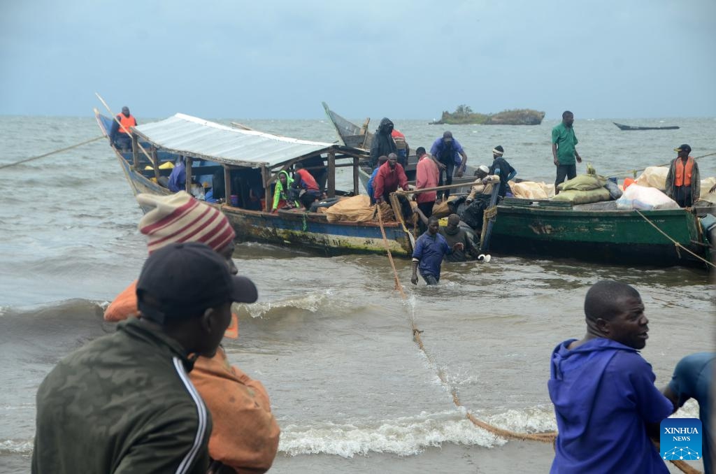 This photo taken on Aug. 3, 2023 shows local boats at Kasenyi landing site, Wakiso District, Uganda. At least 20 people were killed after a boat capsized in Lake Victoria in central Uganda, police said Wednesday. (Photo: Xinhua)