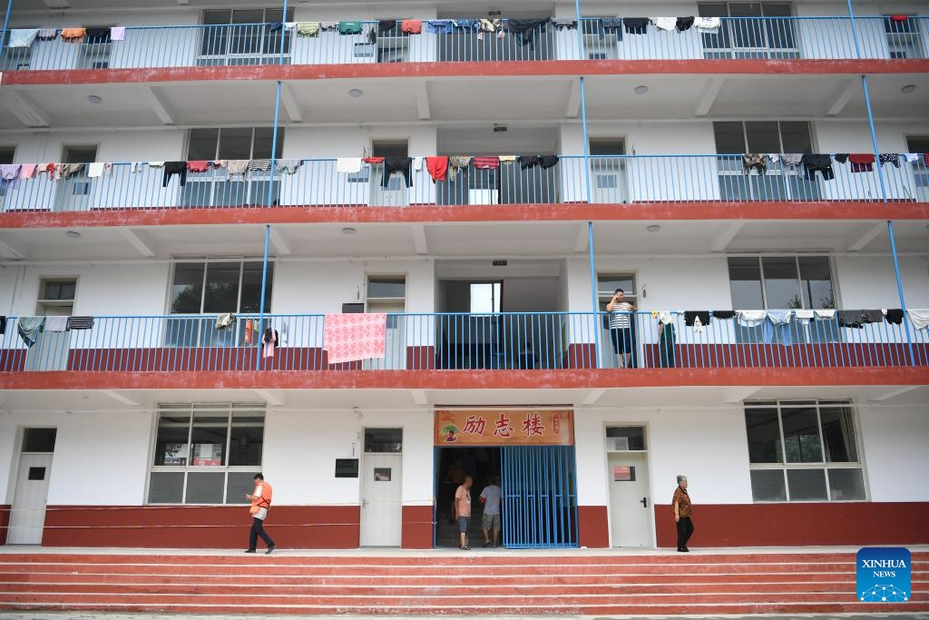 This photo taken on Aug. 3, 2023 shows a settlement site inside a middle school in Zhuozhou, north China's Hebei Province. Zhuozhou City is an area in Hebei that has been severely affected by rain-triggered floods. Local authorities set up 28 emergency rescue teams with a total of 8,755 people to help with the rescue and relief efforts. They worked in collaboration with soldiers stationed there and professional rescue teams.(Photo: Xinhua)