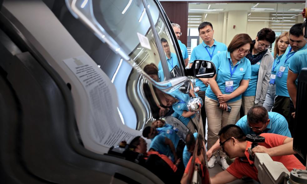 Teachers from the East Kazakhstan Technical University attend a theory lesson at Tianjin Vocational Institute on August 7, 2023. Photo: Lin Xiaoyi/GT