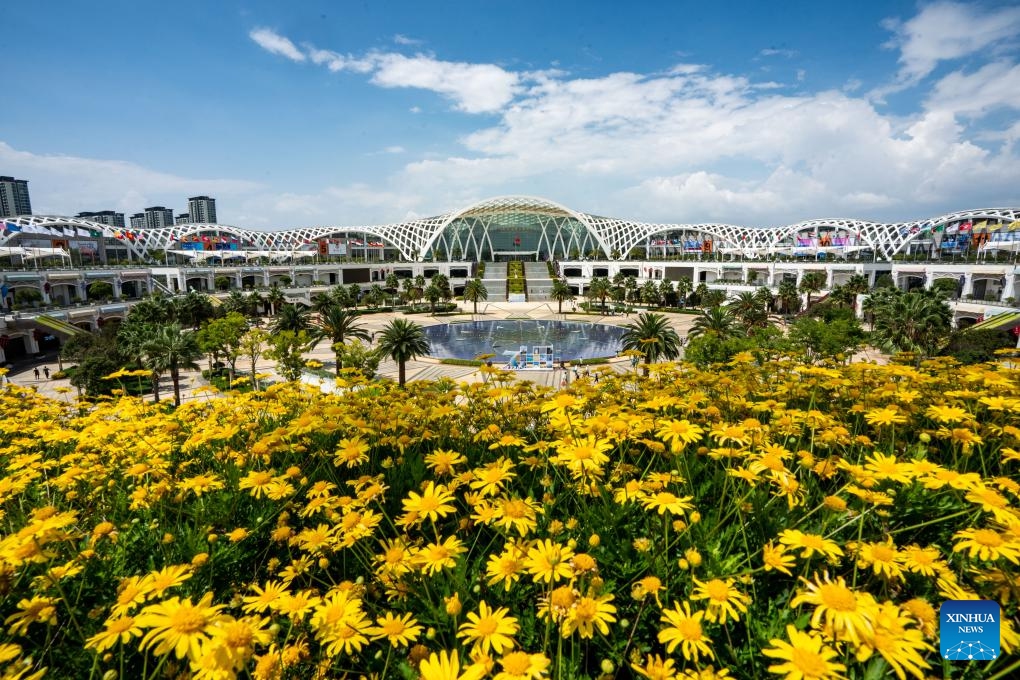 This photo taken on Aug. 16, 2023 shows a view of Kunming Dianchi International Convention and Exhibition Center, the venue for the seventh China-South Asia Expo in Kunming, southwest China's Yunnan Province. The seventh China-South Asia Expo kicked off Wednesday in Kunming. More than 30,000 exhibitors, representatives and guests from 85 countries and regions, and international organizations, are expected to attend both online and offline activities during the five-day expo.(Photo: Xinhua)