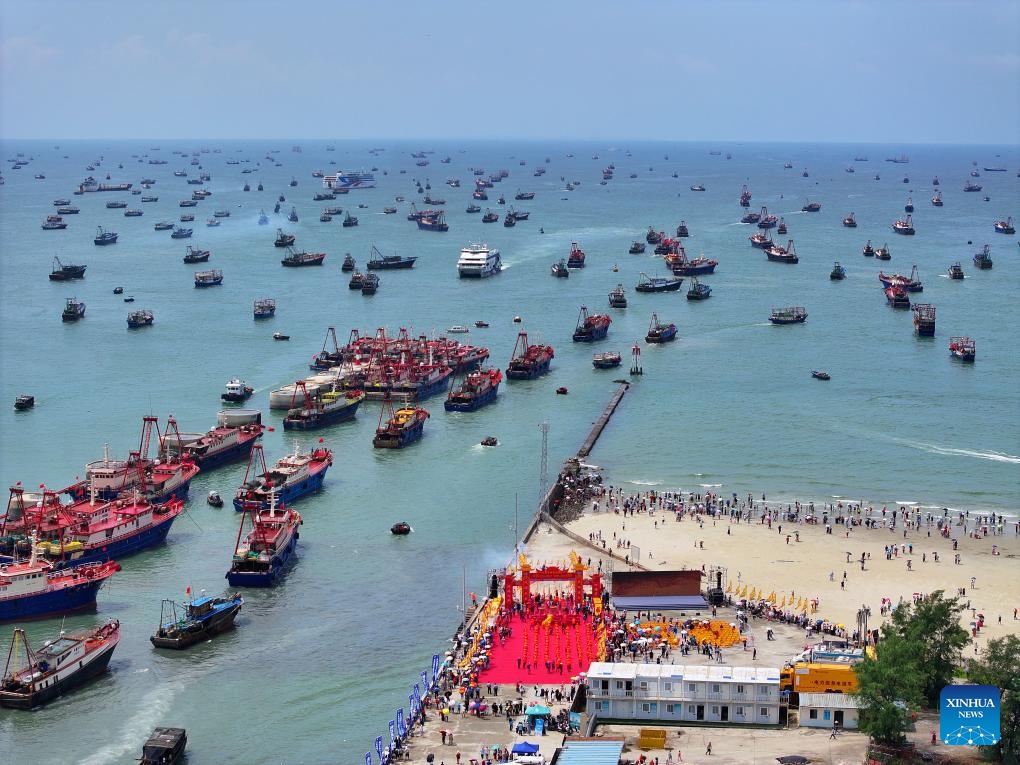 Fishing season of South China Sea starts in different areas across