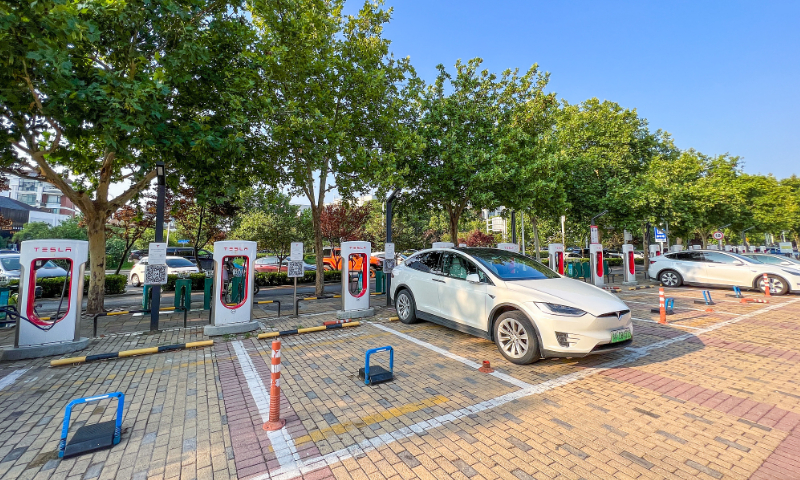 The photo taken on July 6, 2022 shows a Tesla supercharger station in Zhengzhou, Henan Province. Photo: VCG