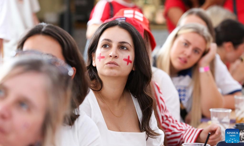 Fans watch the live broadcast of the 2023 FIFA Women's World Cup final match between Spain and England in London, Britain, Aug. 20, 2023. Photo: Xinhua