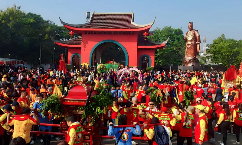 People attend a cultural event to commemorate the 618th Anniversary of Chinese Ming Dynasty navigator Zheng He's arrival at Semarang at the Sam Poo Kong Temple in Semarang, Central Java Province, Indonesia, on Aug. 19, 2023. Photo: Xinhua