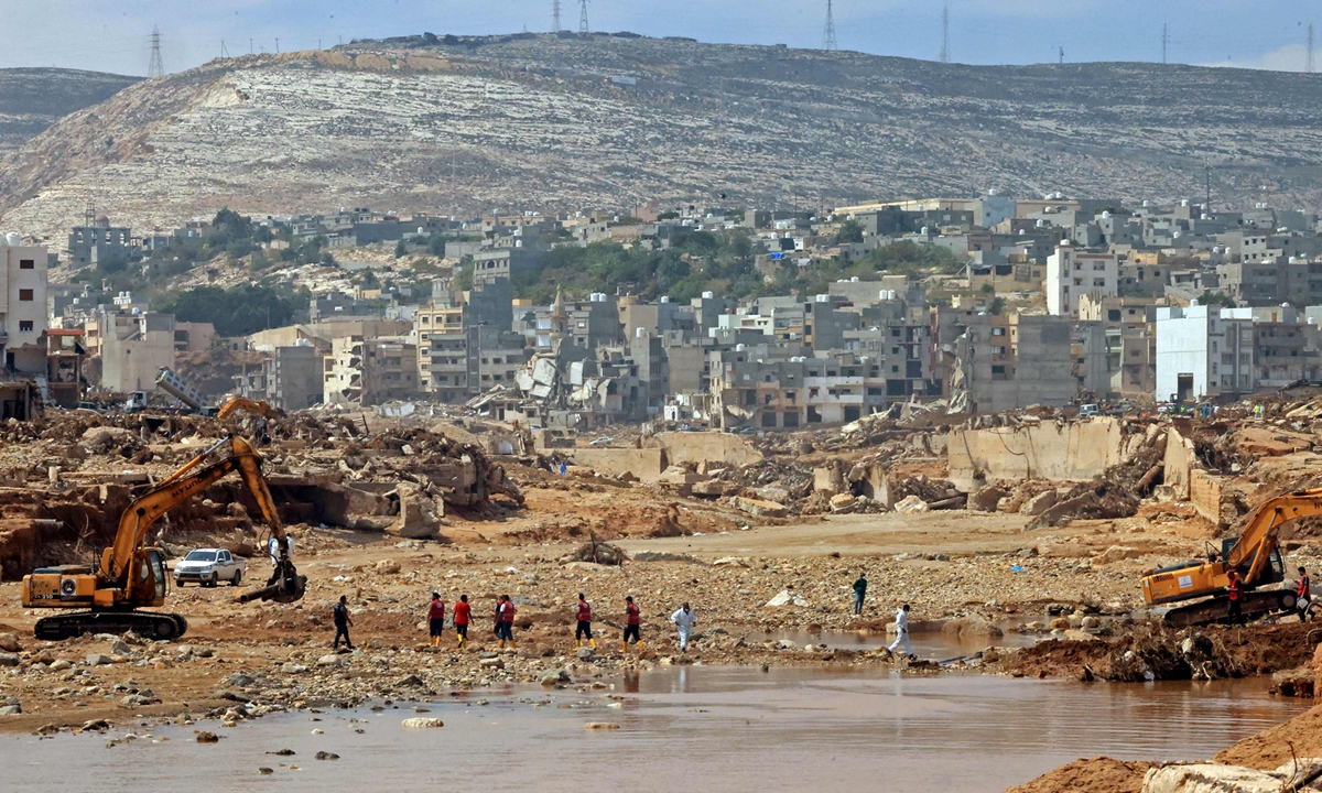 Rescue teams assist in relief work in Libya's eastern city of Derna following deadly flash floods, on September 17, 2023. Photo: VCG