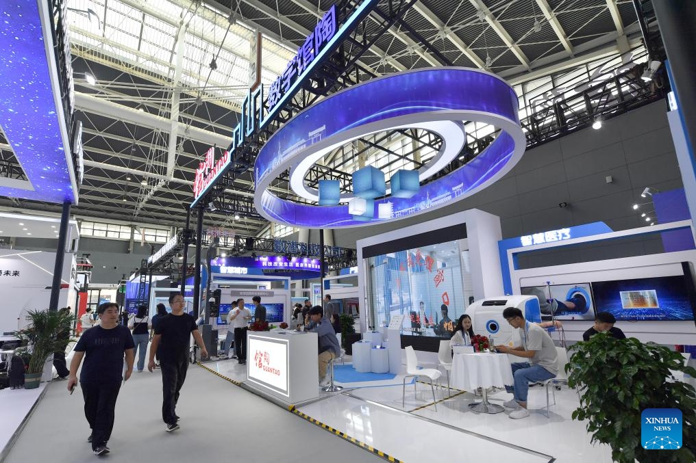 People visit the China International Digital Economy Expo 2023 in Shijiazhuang, north China's Hebei Province, Sept. 6, 2023. The China International Digital Economy Expo 2023 kicked off here on Wednesday, focusing on the development of the industrial internet.(Photo: Xinhua)