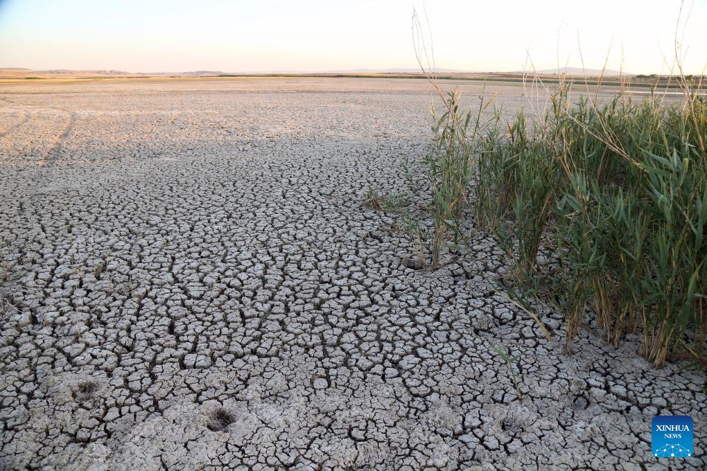 Photo taken on Sept. 5, 2023 shows a drought-affected area of Duden Lake in Ankara, Türkiye. Türkiye is poised to experience above-average temperatures in September this year, following a summer plagued by a series of heat waves attributed to climate change, said scientists.(Photo: Xinhua)