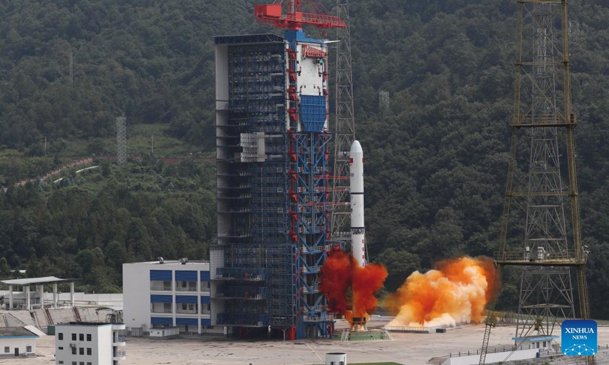 A Long March-2D carrier rocket carrying a remote sensing satellite blasts off from the Xichang Satellite Launch Center in southwest China's Sichuan Province, Sept. 17, 2023. The Yaogan-39 satellite has successfully entered the planned orbit. (Photo by Zhang Yingjian/Xinhua)