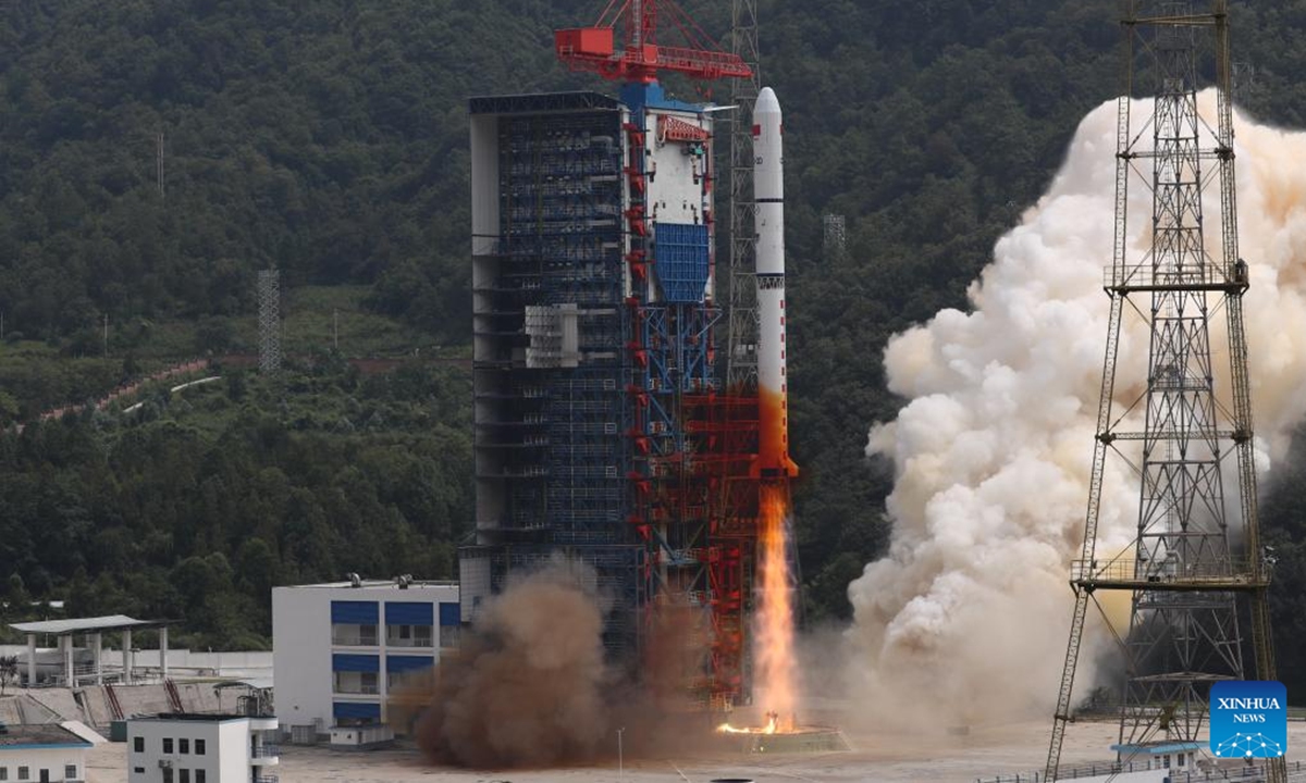 A Long March-2D carrier rocket carrying a remote sensing satellite blasts off from the Xichang Satellite Launch Center in southwest China's Sichuan Province, Sept. 17, 2023. The Yaogan-39 satellite has successfully entered the planned orbit. (Photo by Zhang Yingjian/Xinhua)