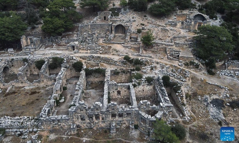 This aerial photo taken on Sept. 18, 2023 shows the ruins of the ancient city of Arykanda in Antalya, Türkiye.(Photo: Xinhua)