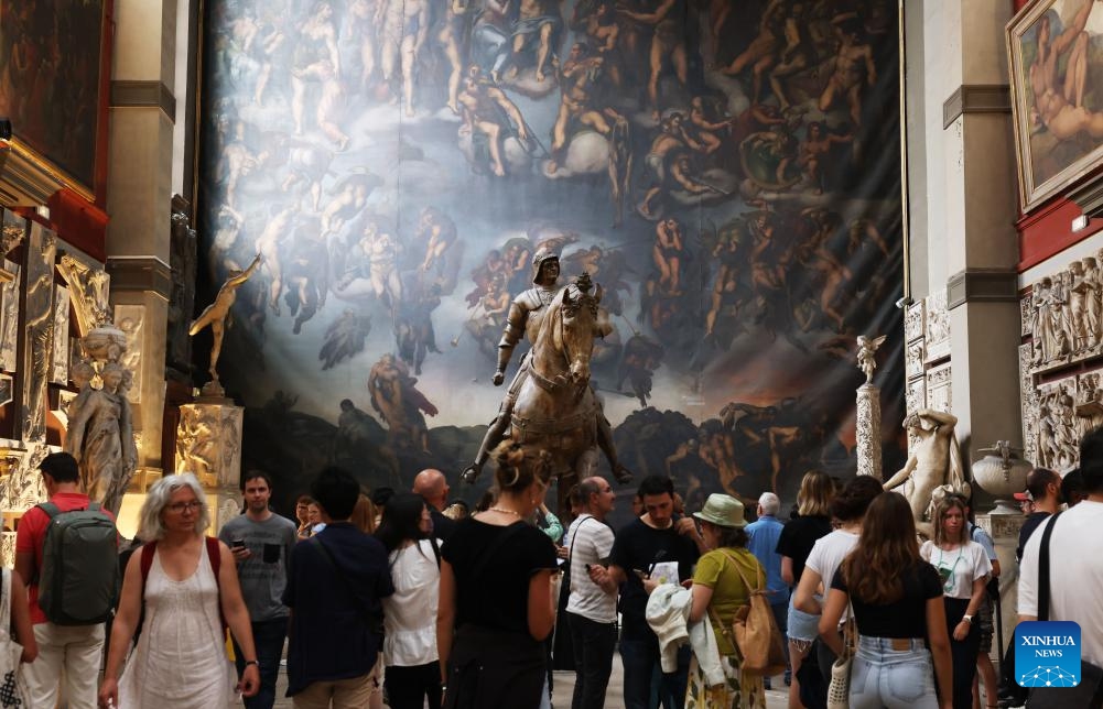 People visit the National School of Fine Arts in Paris, France, Sept. 17, 2023. The annual European Heritage Days took place on Sept. 16 and 17 this year, during which nearly 20,000 historical sites were opened to the public for free in France.(Photo: Xinhua)