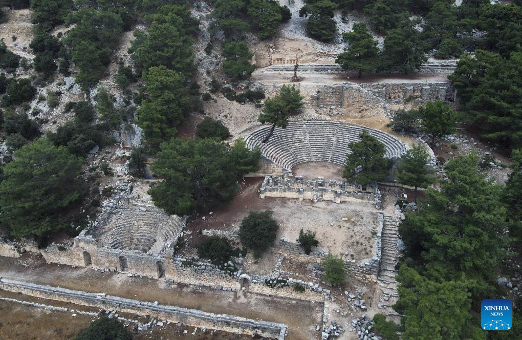 This aerial photo taken on Sept. 18, 2023 shows the ruins of the ancient city of Arykanda in Antalya, Türkiye.(Photo: Xinhua)