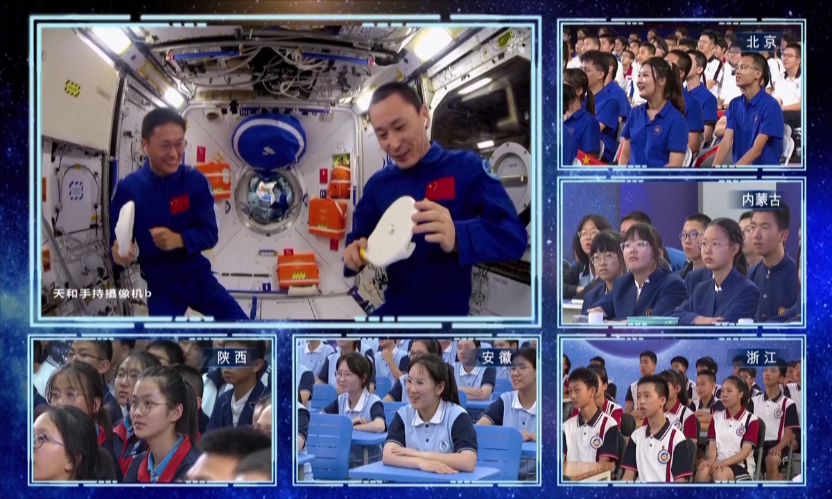 The Shenzhou-16 crew livestreams their first science lecture from China's Tiangong space station on September 21, 2023. Also the first ever given from the Mengtian lab module, the lecture was linked to five classrooms set on the ground with more than 2,400 students and teachers attending. Photo: VCG