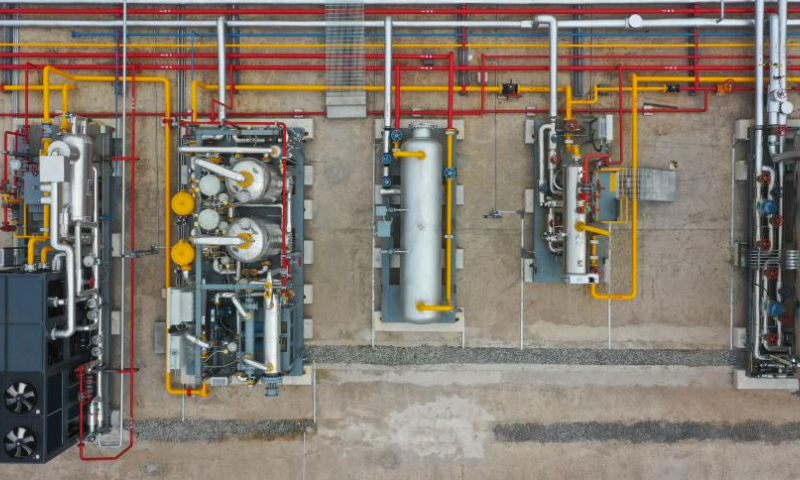 This aerial photo taken on Sept. 19, 2023 shows workers carrying out production activities at a well of the Fuling shale gas field in Zhongxian County, southwest China's Chongqing.

The Fuling shale gas field in Chongqing has produced over 60 billion cubic meters of natural gas, according to Sinopec, its developer and China's largest oil refiner. The gas field, which began commercial development in 2014, brings green and clean energy to more than 70 cities along the Yangtze River Economic Belt. (Xinhua/Wang Quanchao)