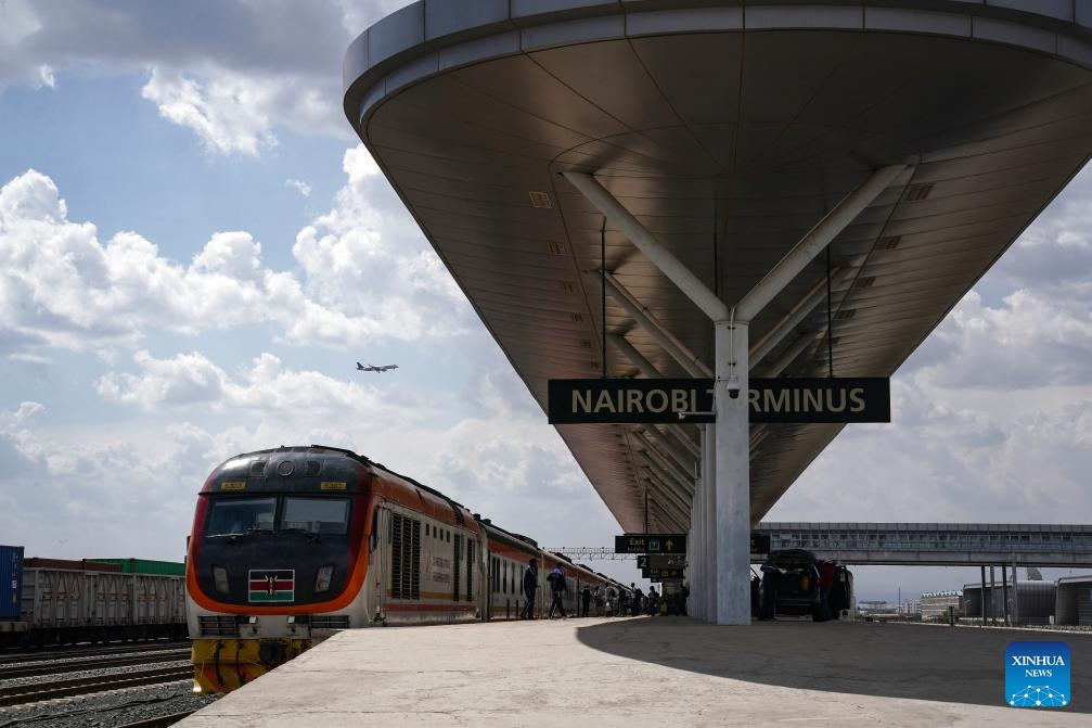 This photo taken on Sept. 20, 2023 shows a train leaving for Mombasa waiting at the Nairobi Terminus Station of the China built Mombasa-Nairobi Standard Gauge Railway (SGR) in Nairobi, Kenya. In 2017, the SGR, built and operated by China Road and Bridge Corporation, was officially opened to traffic. As the first railway built since Kenya's independence, it runs 480 km between the capital Nairobi and the port city of Mombasa.(Photo: Xinhua)