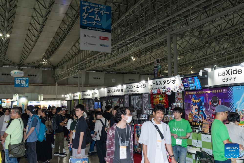 People visit the exhibition area of indie games at Tokyo Game Show 2023 in Chiba Prefecture, Japan, Sept. 21, 2023. The four-day Tokyo Game Show 2023 opened at Makuhari Messe in Japan's Chiba Prefecture on Thursday, attracting 787 exhibitors from 44 countries and regions.(Photo: Xinhua)