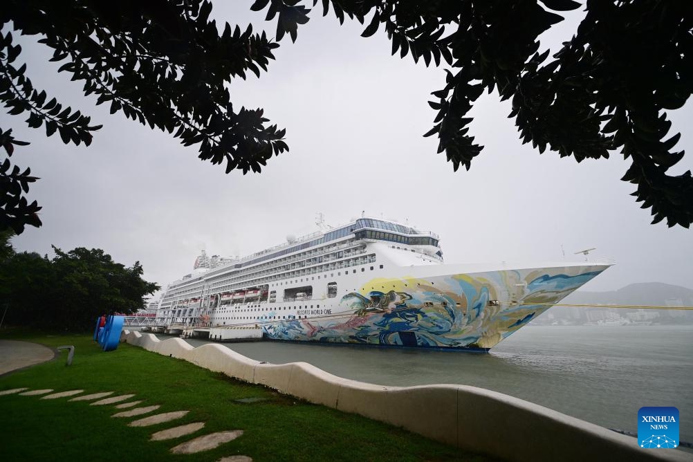 A cruise ship docks at the international cruise port in Sanya, south China's Hainan Province, Sept. 25, 2023. A cruise ship with over 1,800 passengers on board berthed on Monday at the international cruise port in Sanya, a resort city in south China's Hainan Province, marking the full resumption of international cruise routes to and from Sanya.(Photo: Xinhua)