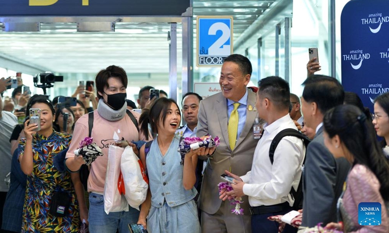 Thai PM Greets Arrival Of Chinese Tourists On Inaugural Visa-free Day ...