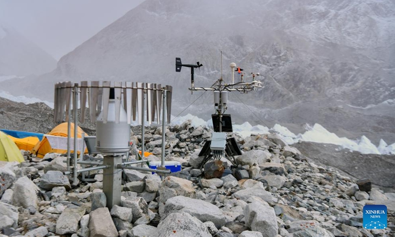 This photo taken on Sept. 29, 2023 shows an automatic meteorological station set up at the altitude of 5,700 meters on Mount Cho Oyu. A meteorological monitoring system of Mount Cho Oyu, consisting of 5 automatic meteorological stations, has been established. (Xinhua/Jigme Dorje)

