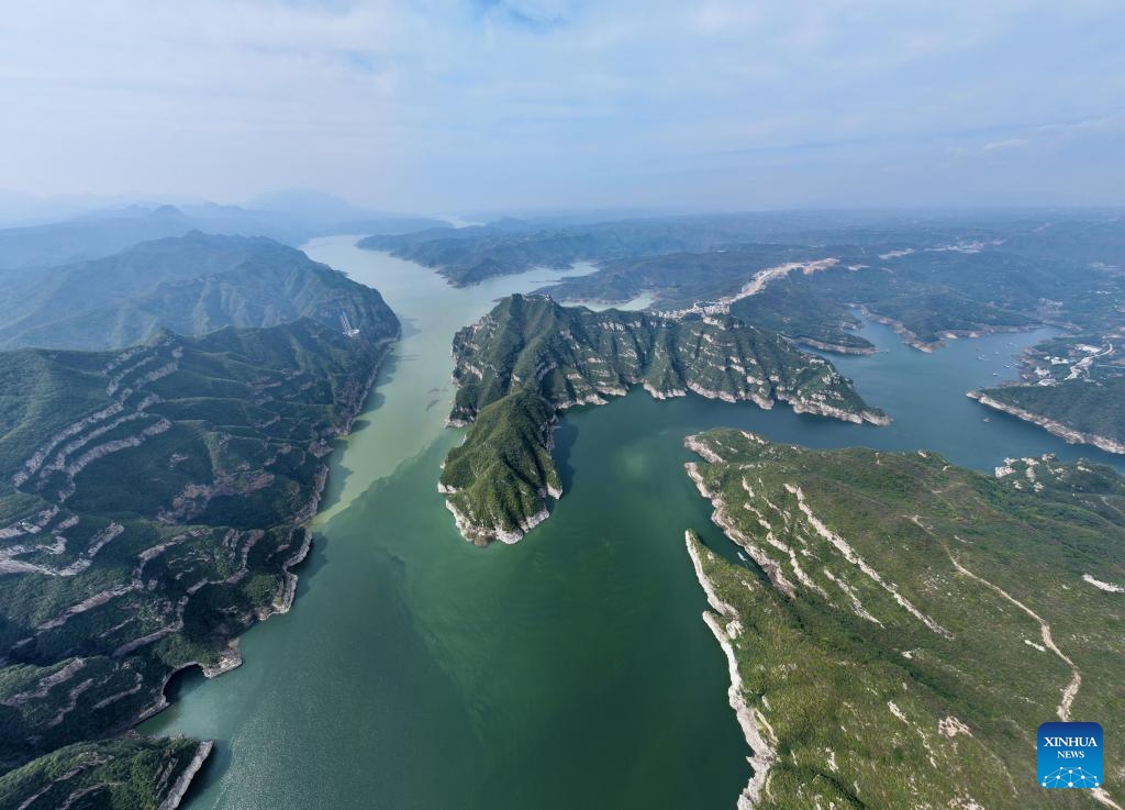 This aerial photo taken on Oct. 8, 2023 shows the scenery of a canyon located upstream of Xiaolangdi water conservancy project on the Yellow River in Jiyuan City, central China's Henan Province.(Photo: Xinhua)