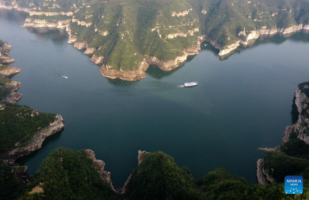 This aerial photo taken on Oct. 8, 2023 shows the scenery of a canyon located upstream of Xiaolangdi water conservancy project on the Yellow River in Jiyuan City, central China's Henan Province.(Photo: Xinhua)